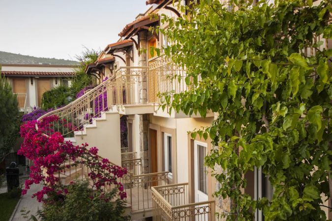 Moonshine hotels & suites