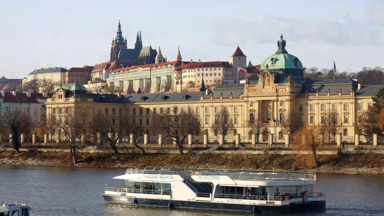 ЗЛАТНА ПРАГА - от СОФИЯ - 3 нощувки- Wizz air