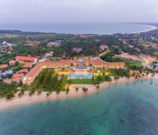 AMAYA BEACH PASSIKUDAH.