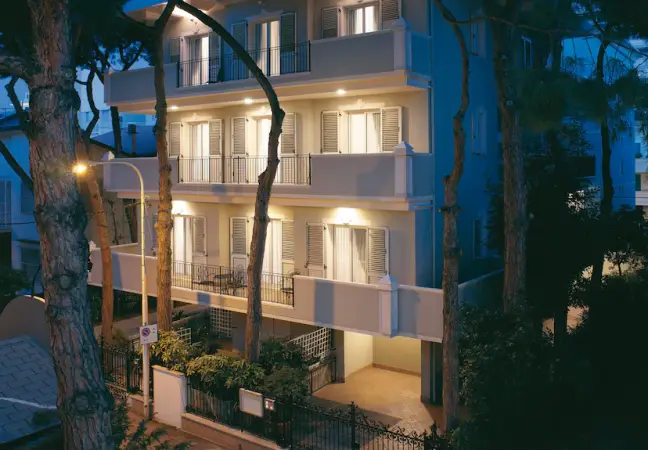 RESIDENCE LUNGOMARE