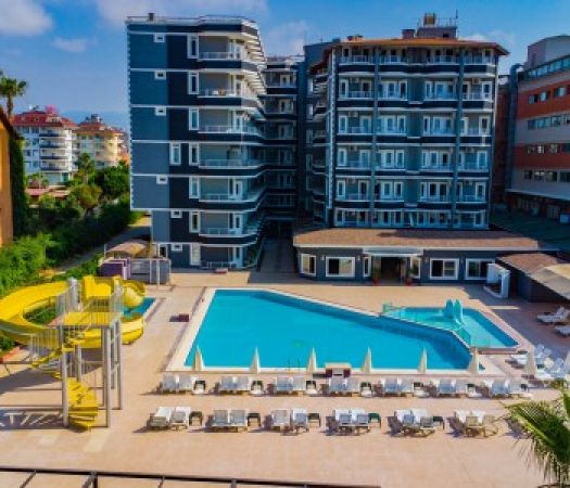 CLOVER MAGIC GARDEN BEACH