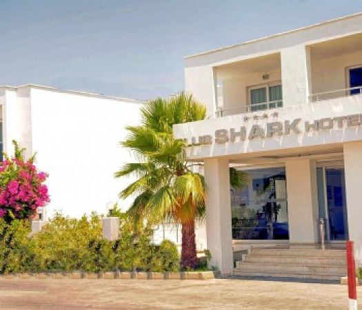CLUB SHARK HOTEL